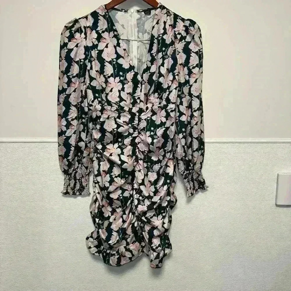SHEIN Dresses & Skirts - Women SHEIN Green Floral Mini Dress Size M